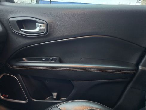 Used 2018 Jeep Compass Limited w/ Navigation Group image 31