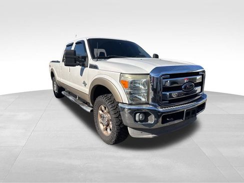 Used 2012 Ford F250 Lariat w/ Lariat Interior Pkg image 4