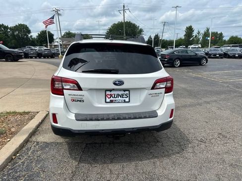 Used 2017 Subaru Outback 2.5i Limited AWD/4WD image 8