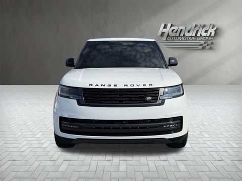 Used 2025 Land Rover Range Rover Long Wheelbase SE AWD/4WD image 3