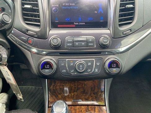 Used 2014 Chevrolet Impala LT w/ Convenience Package FWD image 34