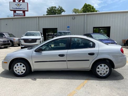Used 2004 Dodge Neon SE FWD image 2