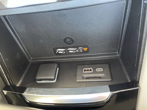 Used 2023 Buick Envision Avenir AWD/4WD image 25