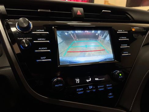Used 2019 Toyota Camry SE image 23