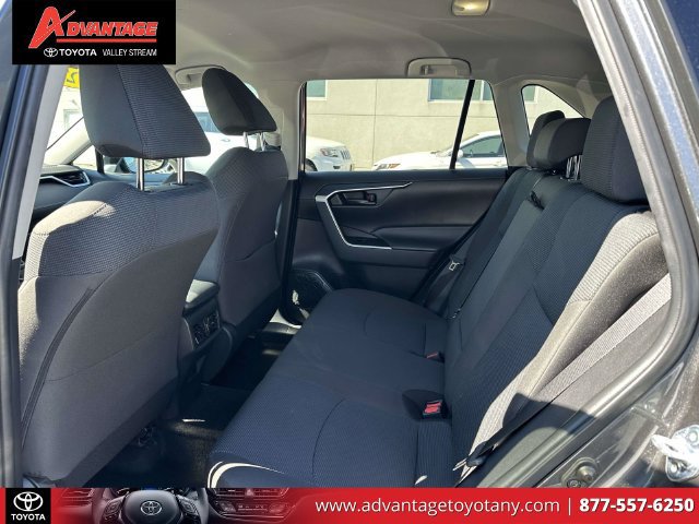 Certified 2022 Toyota RAV4 LE AWD/4WD image 15