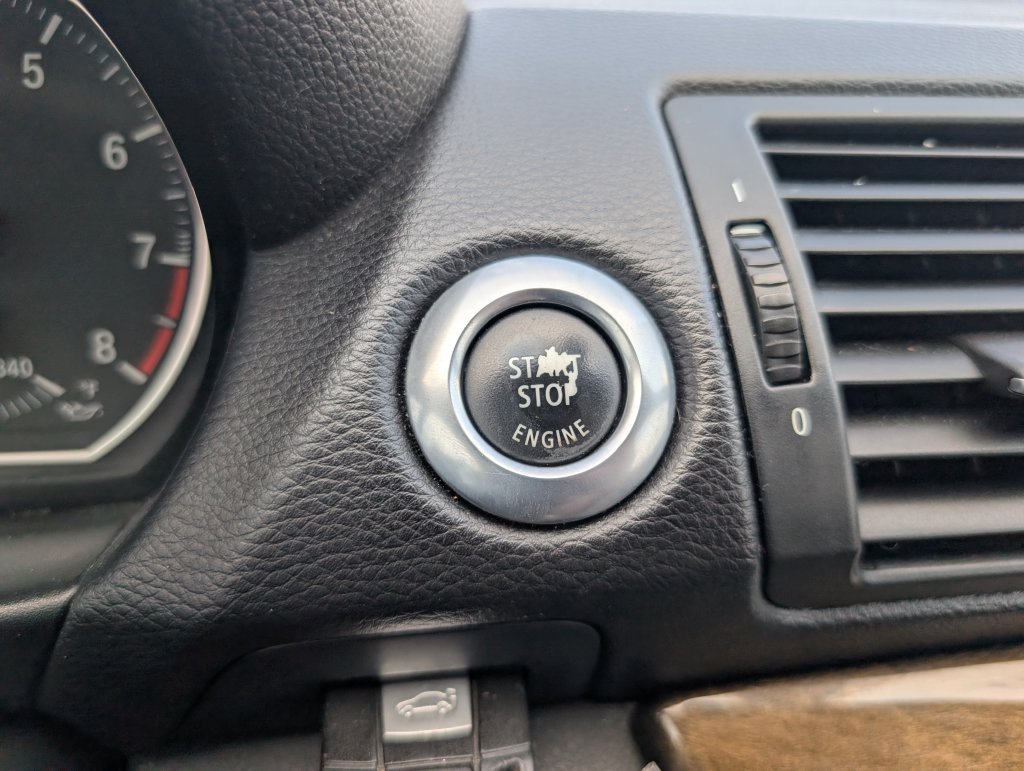 Used 2012 BMW 135i Convertible RWD image 18