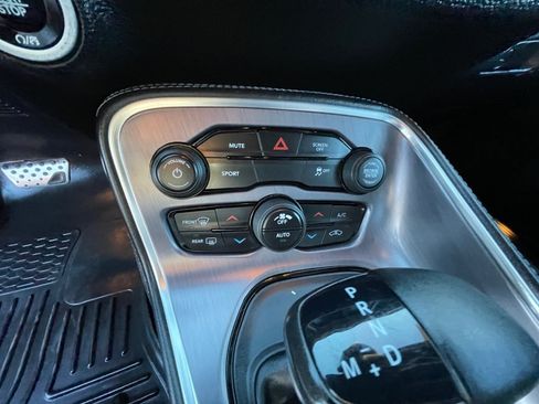 Used 2017 Dodge Challenger SXT image 17
