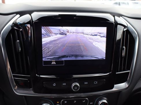 Used 2023 Chevrolet Traverse LT image 22