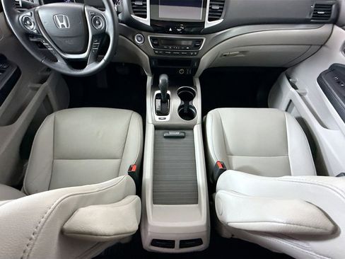 Certified 2017 Honda Pilot EX-L image 16
