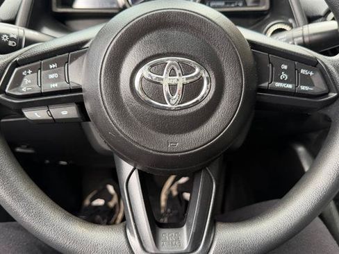 Used 2019 Toyota Yaris L FWD image 32