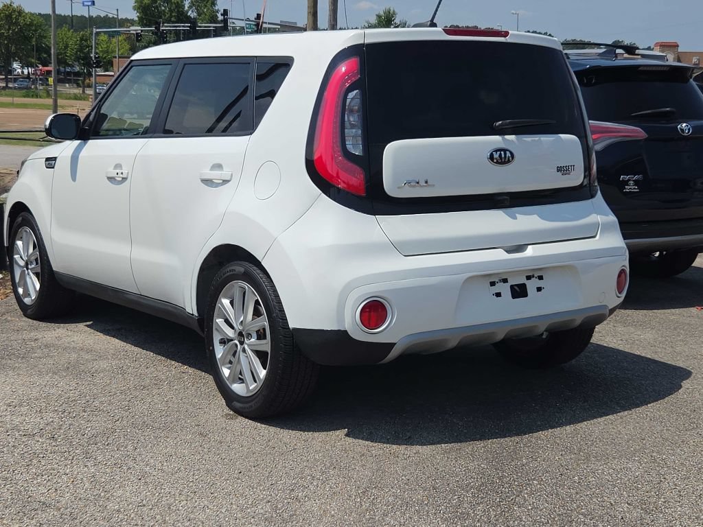 Used 2019 Kia Soul + w/ Primo Package FWD image 9