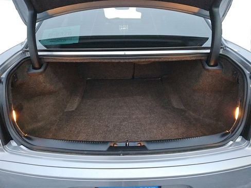 Used 2018 Chrysler 300 S image 12