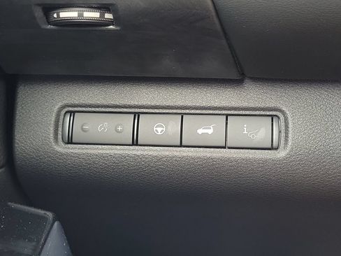 New 2026 Nissan Pathfinder Platinum FWD image 31