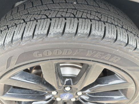 Used 2018 Ford Escape SE w/ SE Sport Appearance Package AWD/4WD image 23