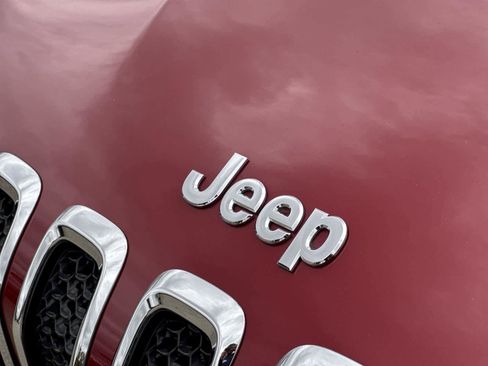 Used 2017 Jeep Cherokee Limited w/ Trailer Tow Group image 10