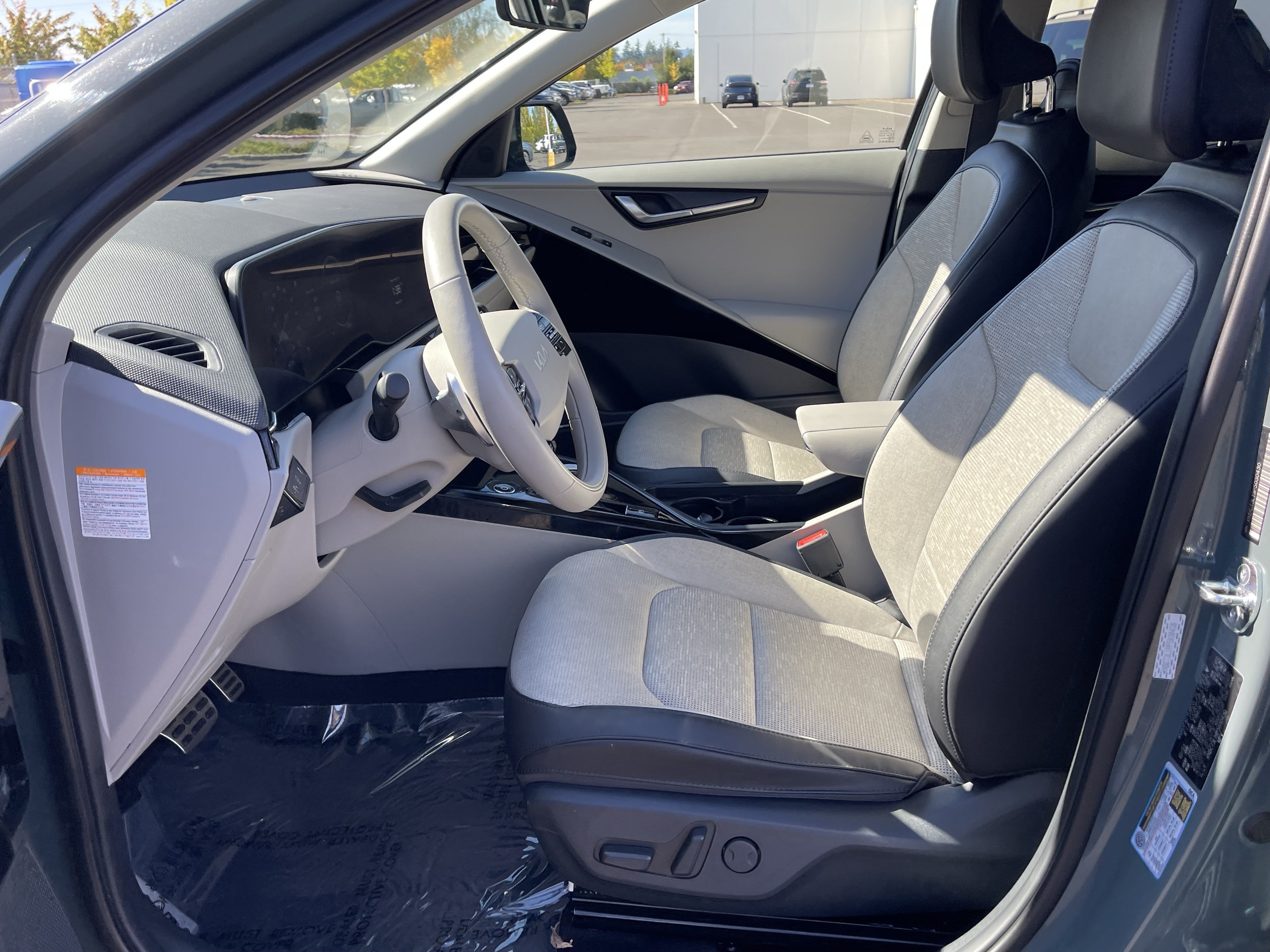 Used 2023 Kia Niro Wave FWD image 11