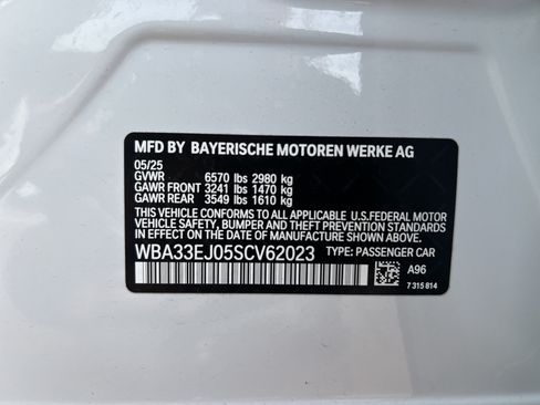 Used 2025 BMW 760i xDrive AWD/4WD image 33