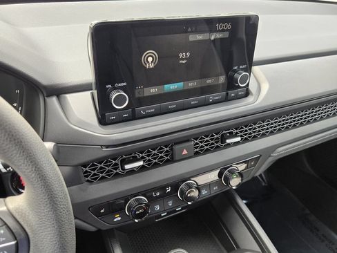 Certified 2025 Honda Accord SE image 17