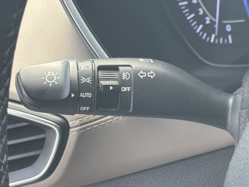Used 2020 Hyundai Santa Fe SEL w/ Convenience + Premium Package FWD image 12