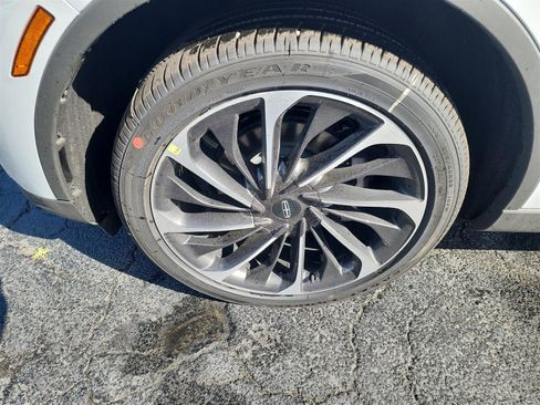 New 2025 Lincoln Aviator Reserve w/ Luxury Package image 9