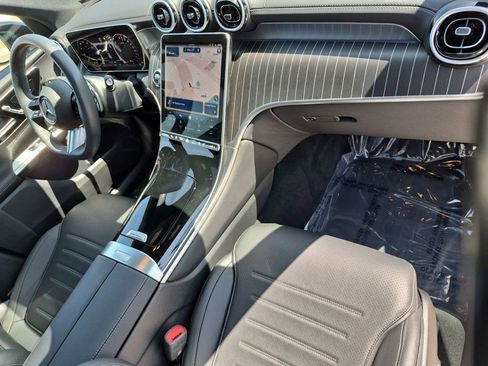 Used 2025 Mercedes-Benz GLC 350e 4MATIC image 20