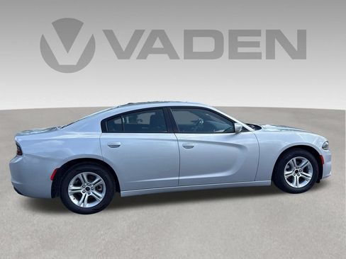 Used 2022 Dodge Charger SXT RWD image 21