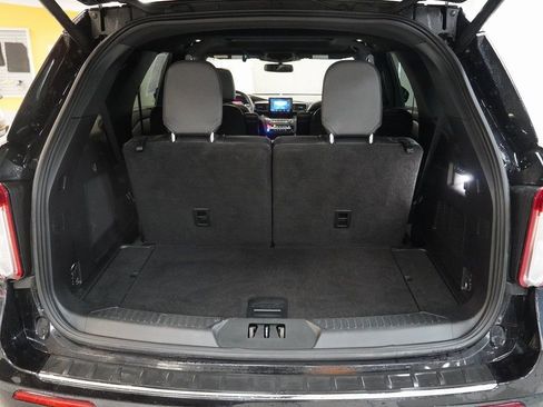 Used 2020 Ford Explorer Limited w/ Class III Trailer Tow Package image 14