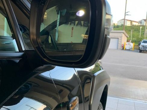 Certified 2025 Subaru Outback Wilderness AWD/4WD image 17