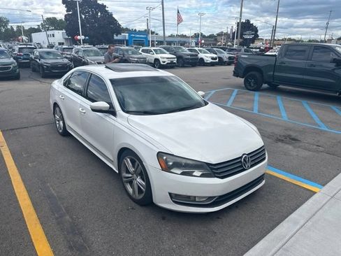 Used 2013 Volkswagen Passat TDI SE FWD image 3