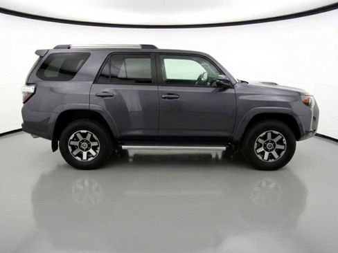 Used 2018 Toyota 4Runner TRD Off-Road Premium image 9