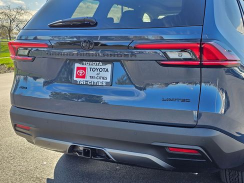 Used 2026 Toyota Grand Highlander Limited AWD/4WD image 72