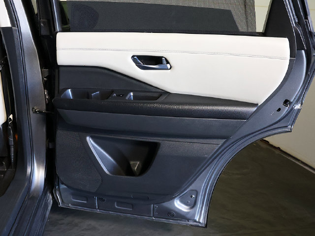 Used 2022 Nissan Pathfinder SL AWD/4WD image 33