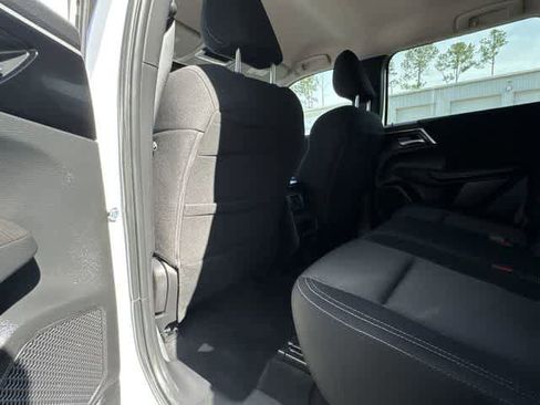 Used 2022 Mitsubishi Outlander ES AWD/4WD image 16