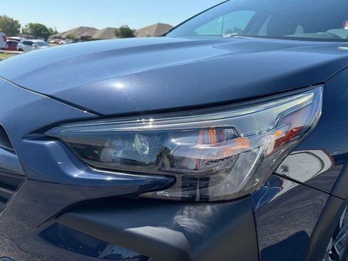 Used 2025 Subaru Outback Limited AWD/4WD image 8