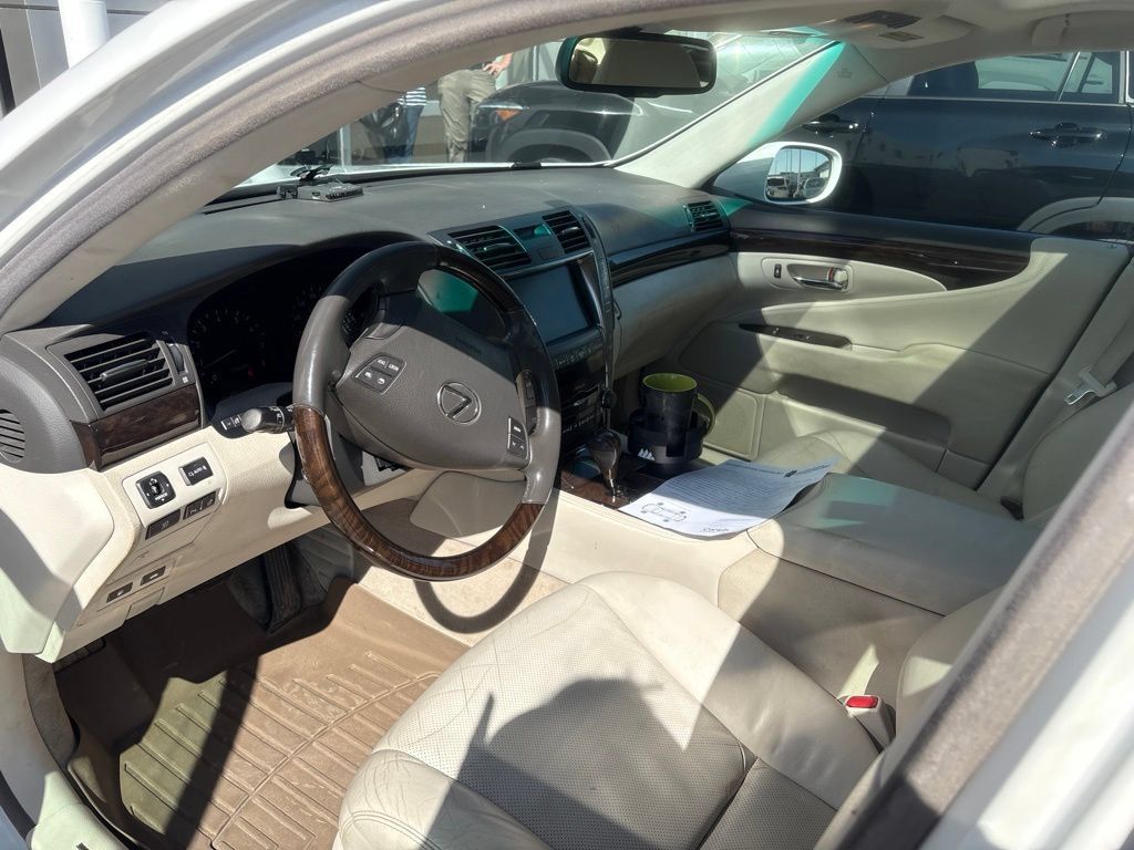 Used 2007 Lexus LS 460 RWD image 10