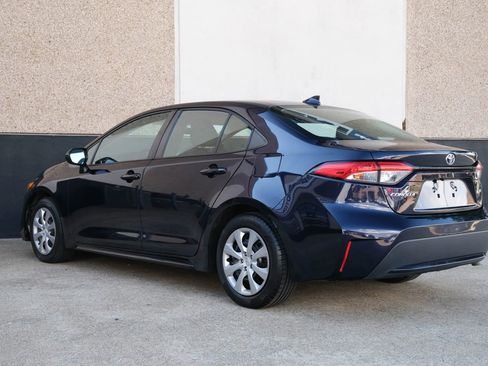 Used 2021 Toyota Corolla LE image 14
