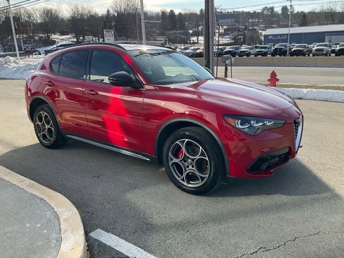 Used 2024 Alfa Romeo Stelvio Ti AWD/4WD image 3
