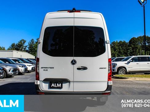 Used 2024 Mercedes-Benz Sprinter 2500 image 9