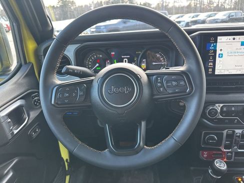 Used 2024 Jeep Wrangler Unlimited AWD/4WD image 21