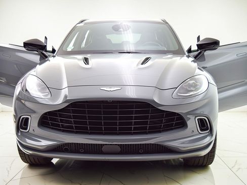Used 2023 Aston Martin DBX AWD/4WD image 16