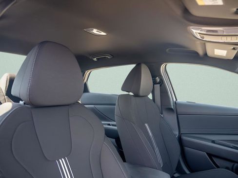 New 2025 Hyundai Elantra Sport FWD image 13