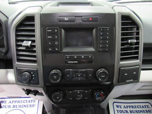 Used 2022 Ford F250 XL w/ Power Equipment Group image 37