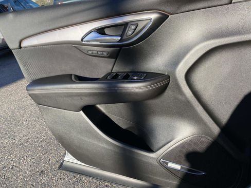 Used 2024 Buick Envision Sport Touring image 21