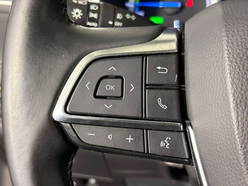 Used 2021 Toyota Highlander XLE FWD image 26