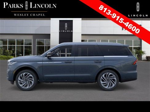 New 2026 Lincoln Navigator Reserve image 3