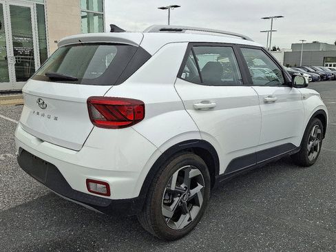 Certified 2022 Hyundai Venue SEL image 4