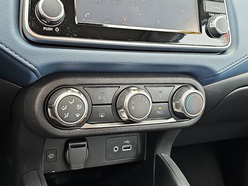 Certified 2025 Nissan Versa SV w/ Trunk Package image 16