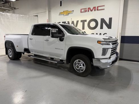Used 2022 Chevrolet Silverado 3500 LTZ w/ LTZ Plus Package AWD/4WD image 2