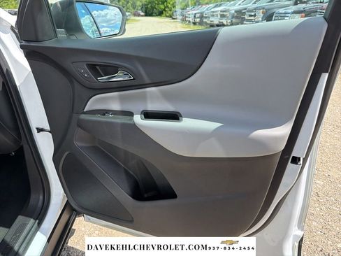 Used 2022 Chevrolet Equinox LS w/ LS Convenience Package FWD image 21