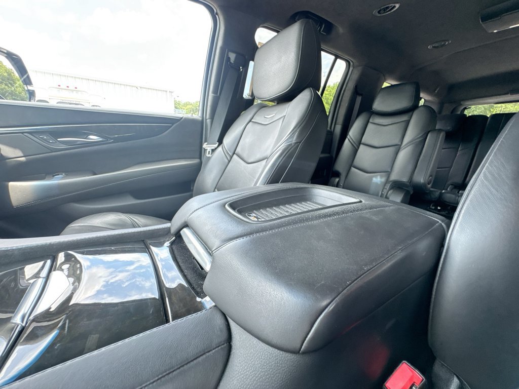 Used 2019 Cadillac Escalade ESV Platinum AWD/4WD image 24
